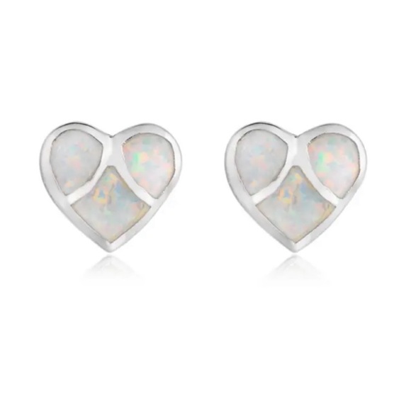 💖 Silver Opal Heart Stud Earrings NEW - Picture 1 of 4